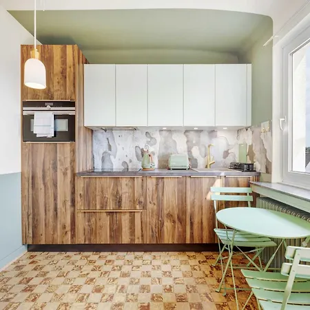 Apartment Elegant 1br With Full Kitchen & Workspace