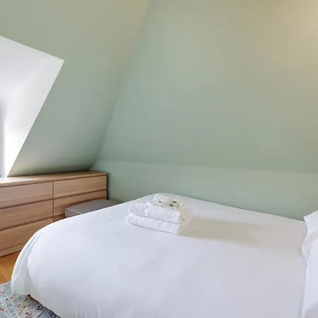 Elegant 1br With Full Kitchen & Workspace Appartement Luxemburg